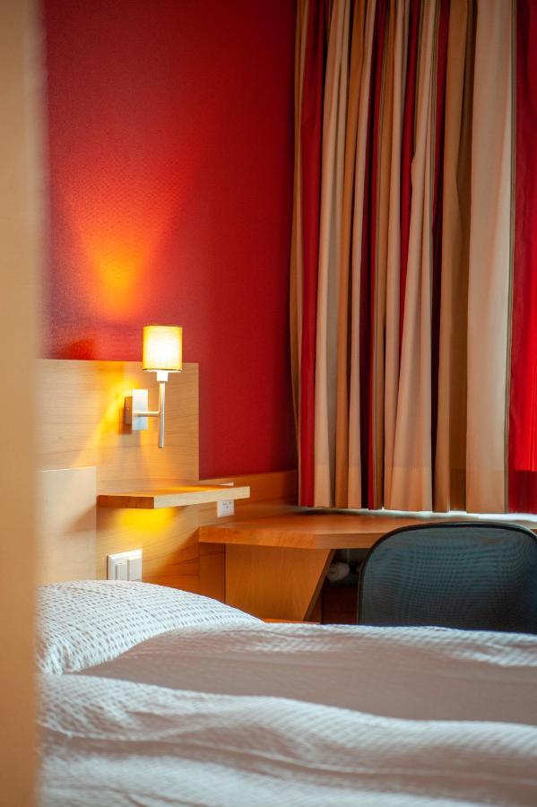 Hotel Gaedi Grachen Luaran gambar