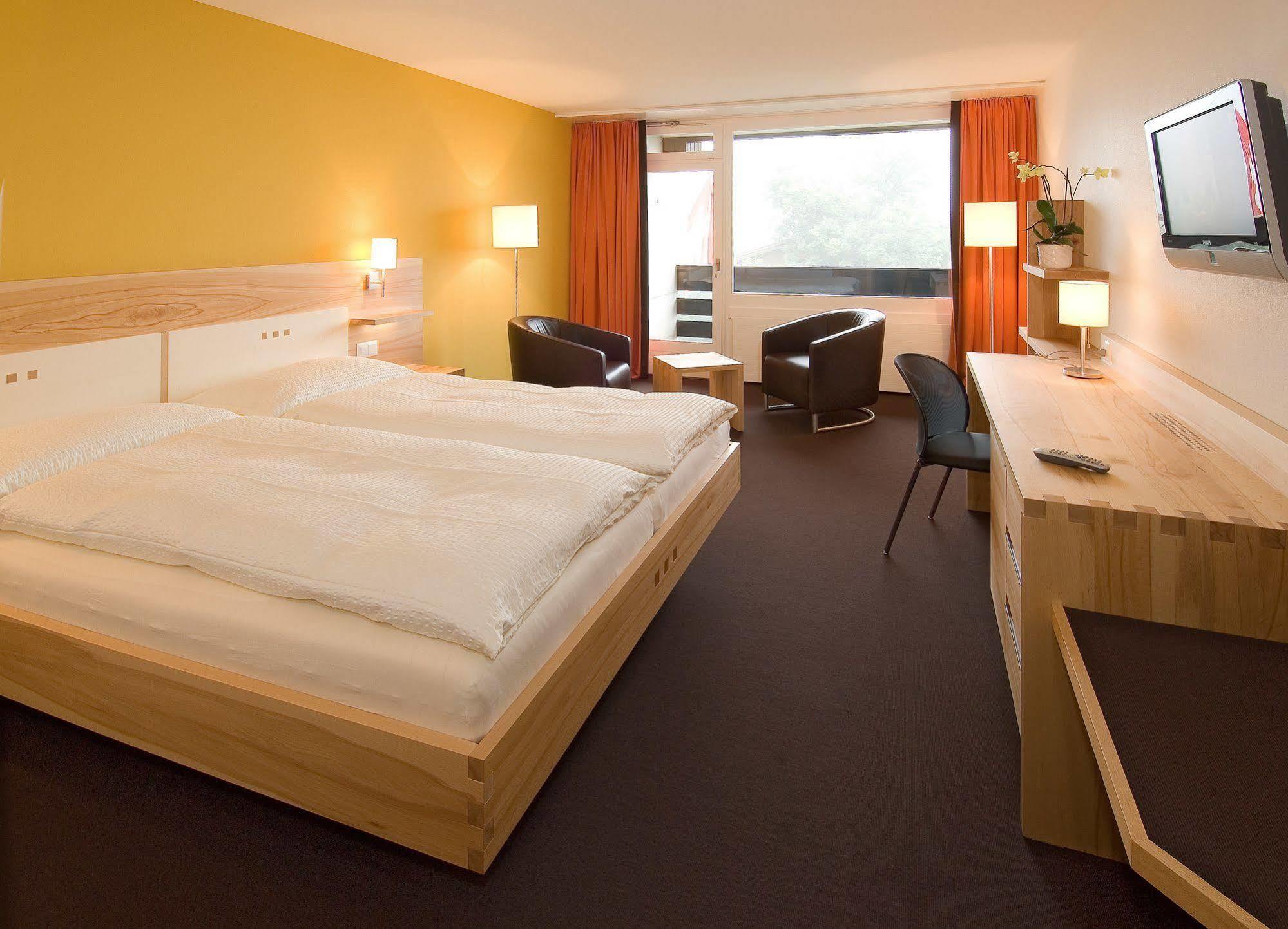 Hotel Gaedi Grachen Luaran gambar